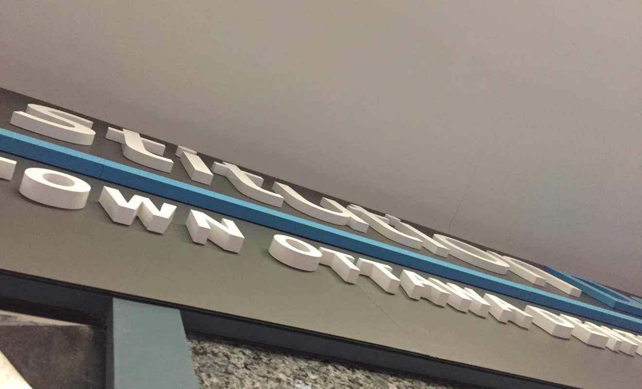 ACRYLIC LETTER DENTAL SIGNAGE 3